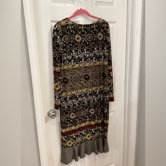 Beautiful NWOT Susan Graver dress..medium..lots of stretch - Picture 2 of 5